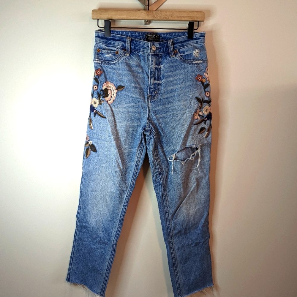 Abercrombie & Fitch Light Blue High Rise Jeans - Picture 4 of 9